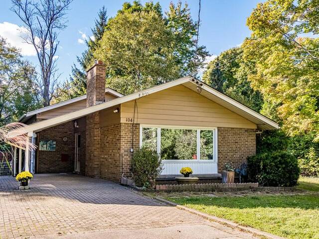 104 Hostein Drive Ancaster