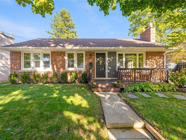 8 Desjardins Avenue Dundas