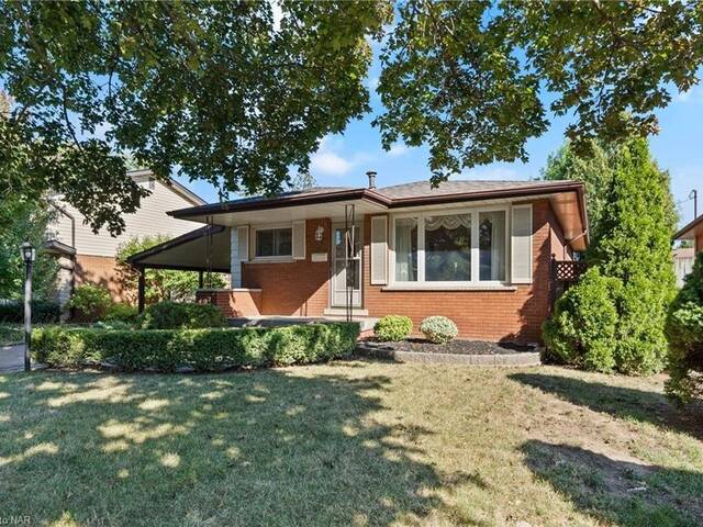 Upper 37 Goldfinch Road Hamilton