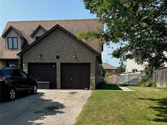 UPPER 18 Golfview Crescent Dundas